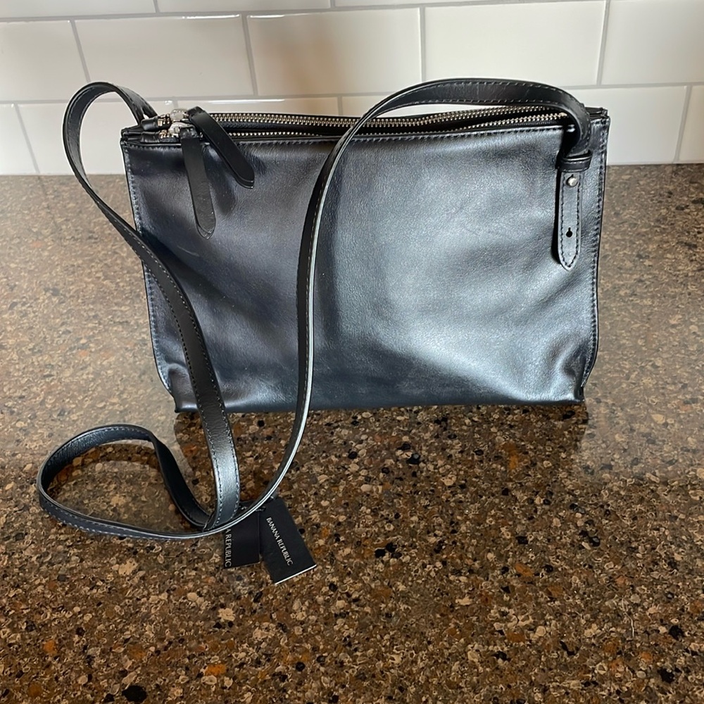 NWT Banana Republic Italian Leather Double-Zip Pouch Crossbody Purse Black